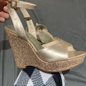 gold formal shoes